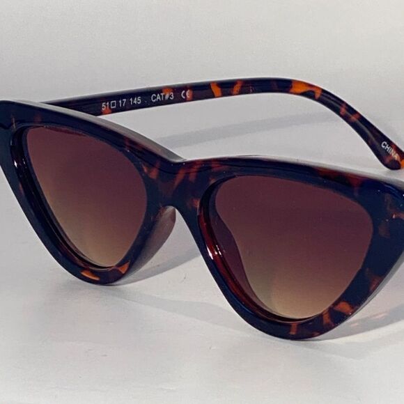 1355 Cateye Sunglasses Tortoise Frames Dark Brown Lens NWT main image 8